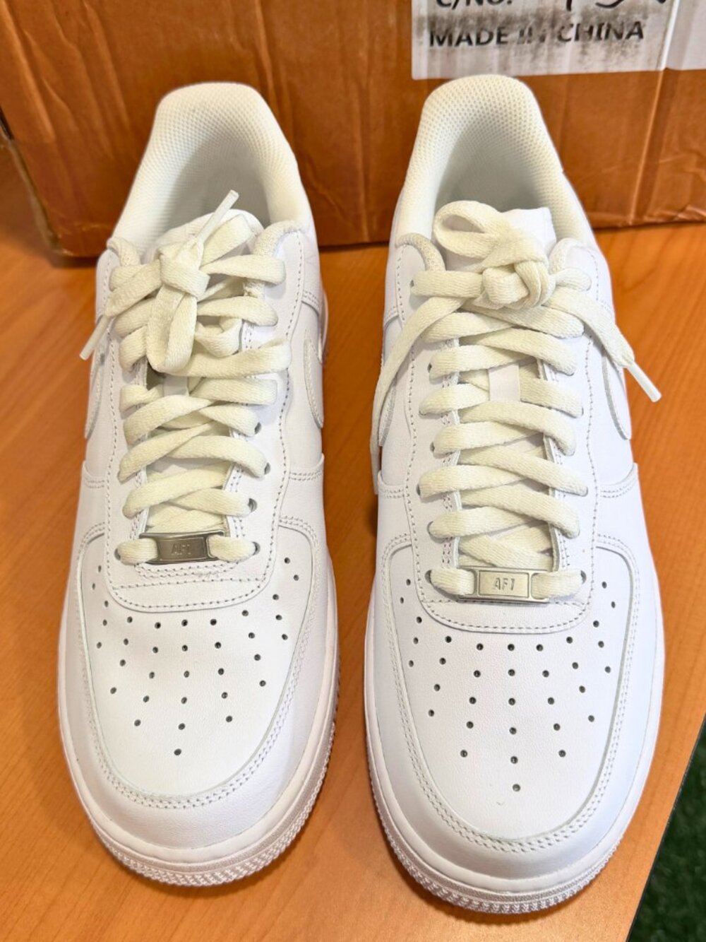 Nike Air Force 1 07' Low Triple White Size 9.5 Men
